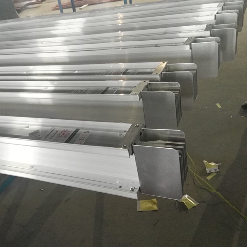 河南密集型母線槽的安裝固定和連接方式