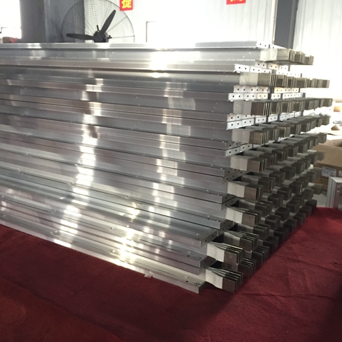 密集型母線槽長寬尺寸和什么有關呢？